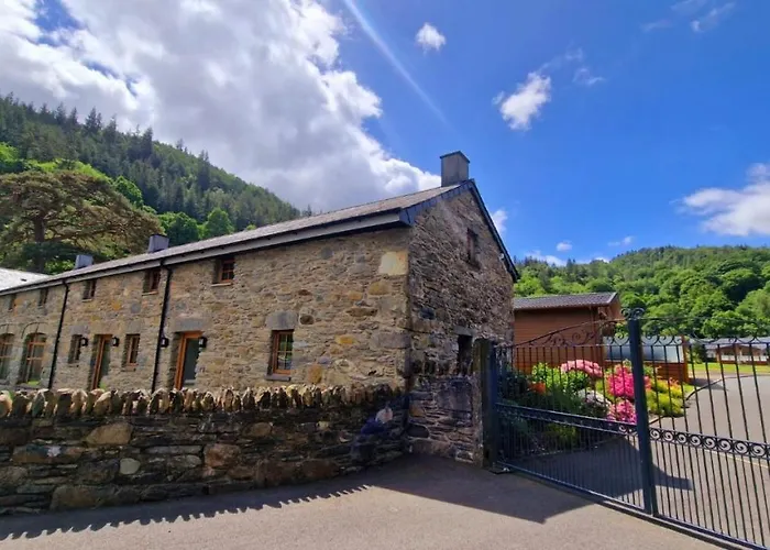 Glandwr Cottage At Hendre Rhys Gethin
